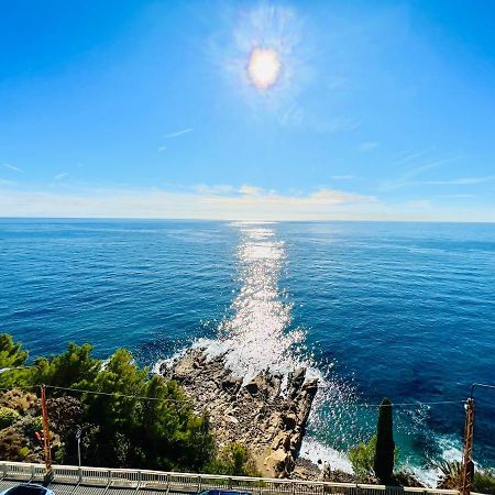 Suite Sunset 18 - Fronte Mare サンレモ エクステリア 写真