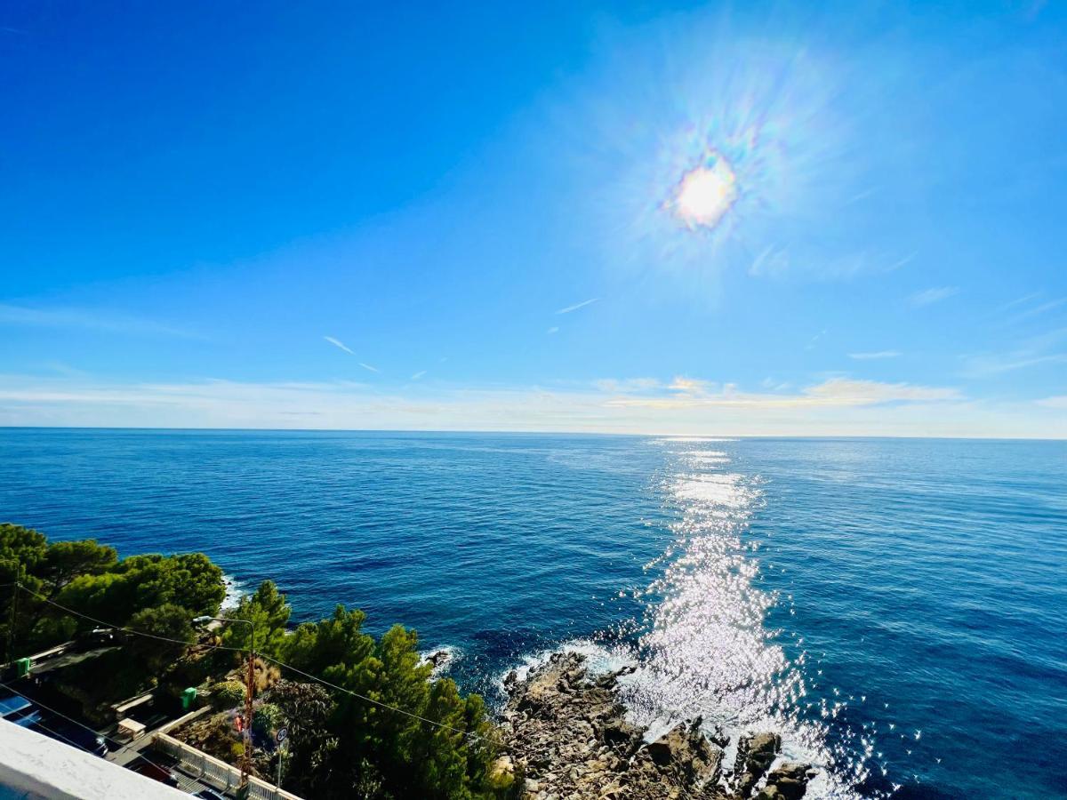 Suite Sunset 18 - Fronte Mare サンレモ エクステリア 写真
