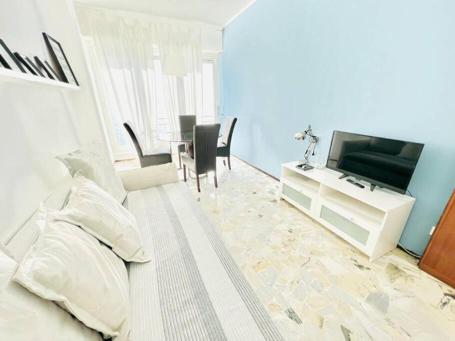 Suite Sunset 18 - Fronte Mare サンレモ エクステリア 写真