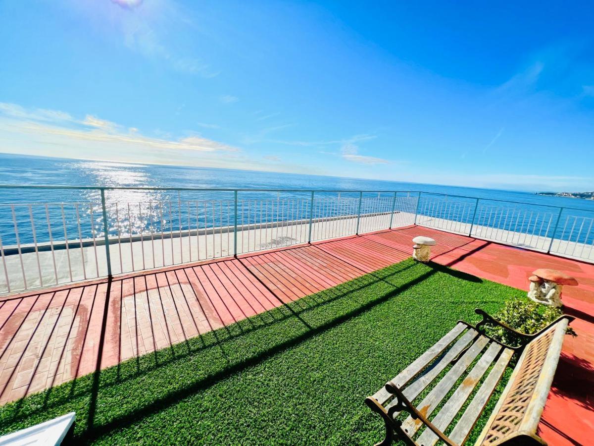 Suite Sunset 18 - Fronte Mare サンレモ エクステリア 写真
